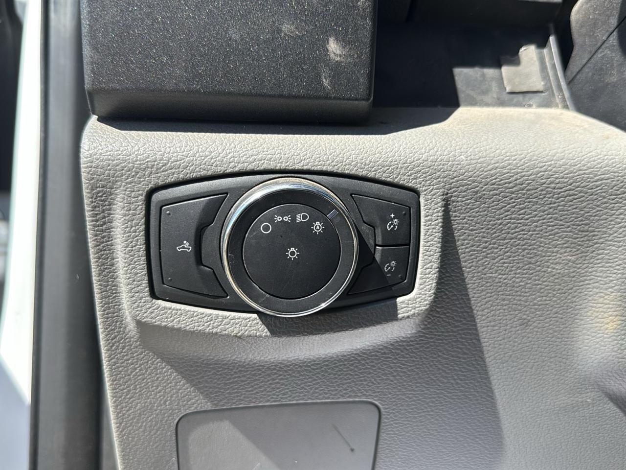 Ford F-250SD photo 12