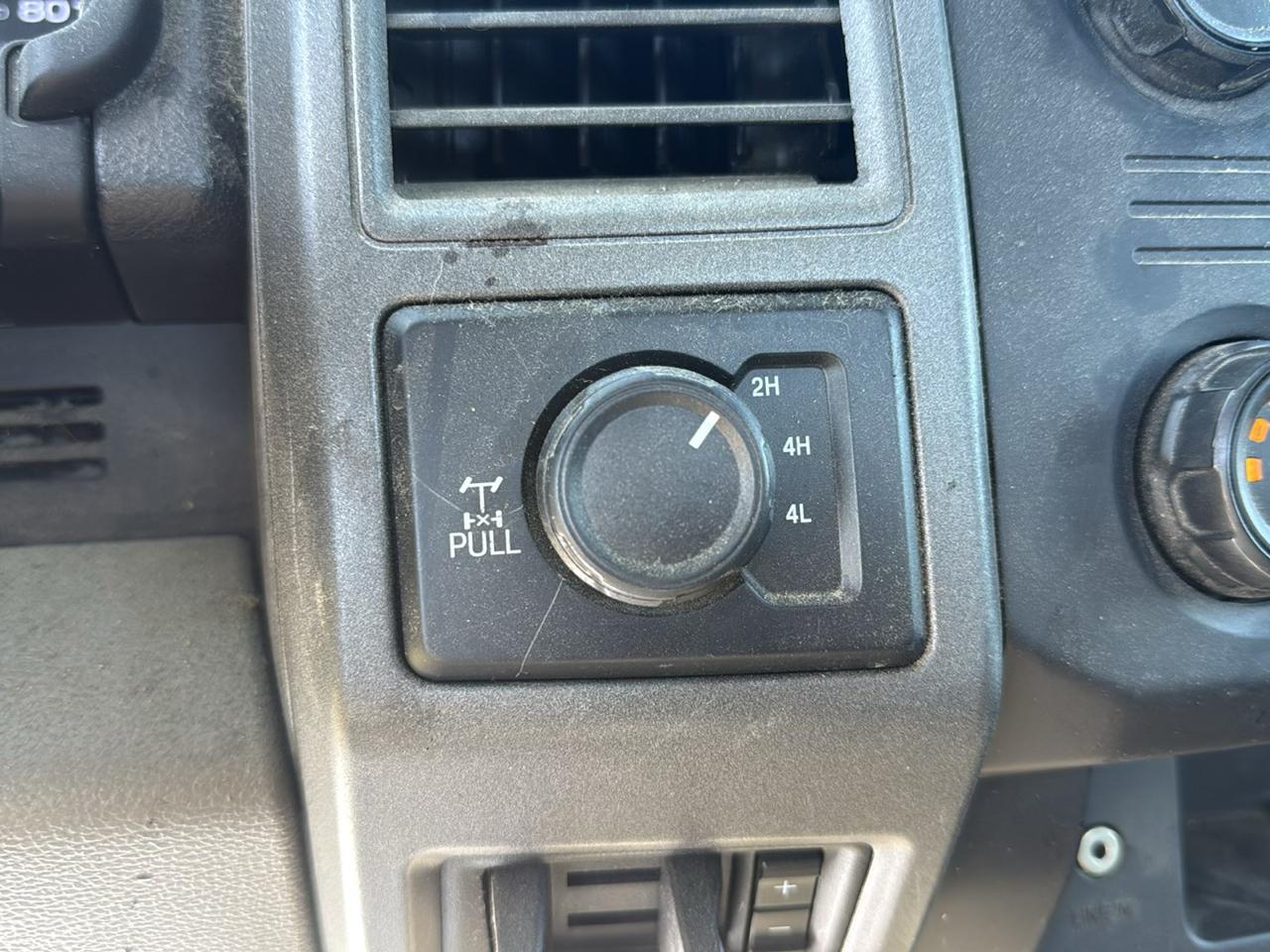 Ford F-250SD photo 14