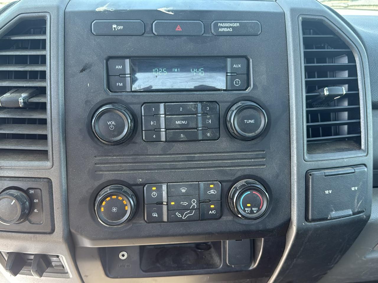 Ford F-250SD photo 15