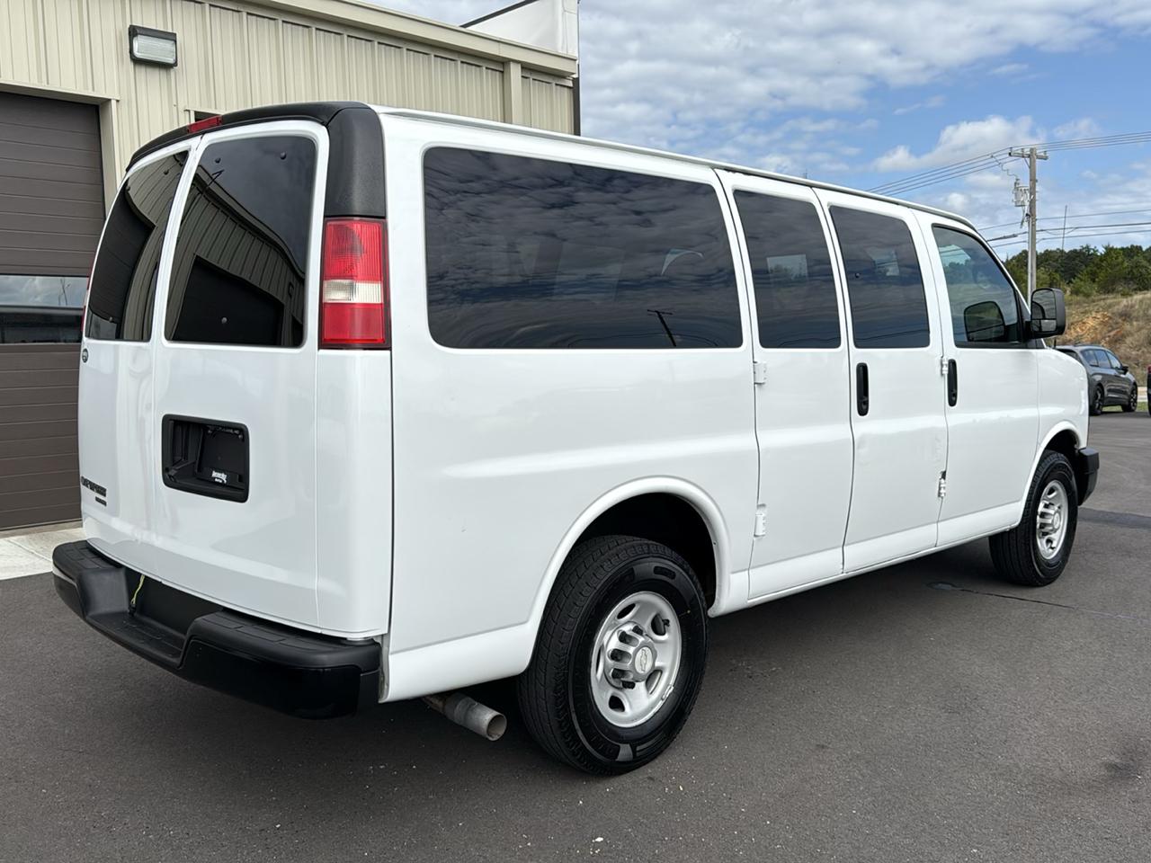 Chevrolet G2500 Vans Express Wagon 2015