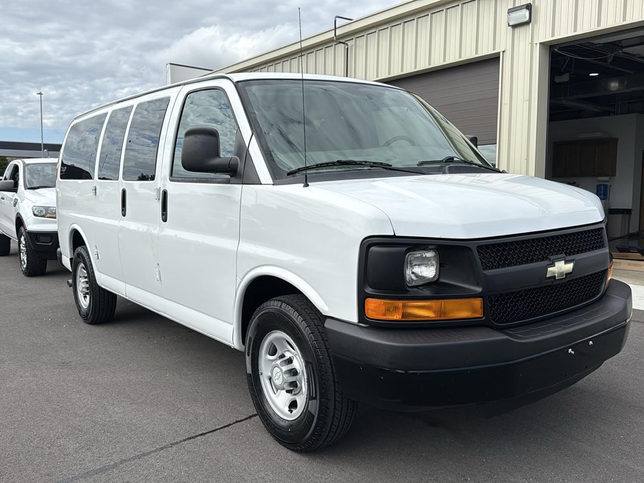 Chevrolet G2500 Vans Express Wagon 2015