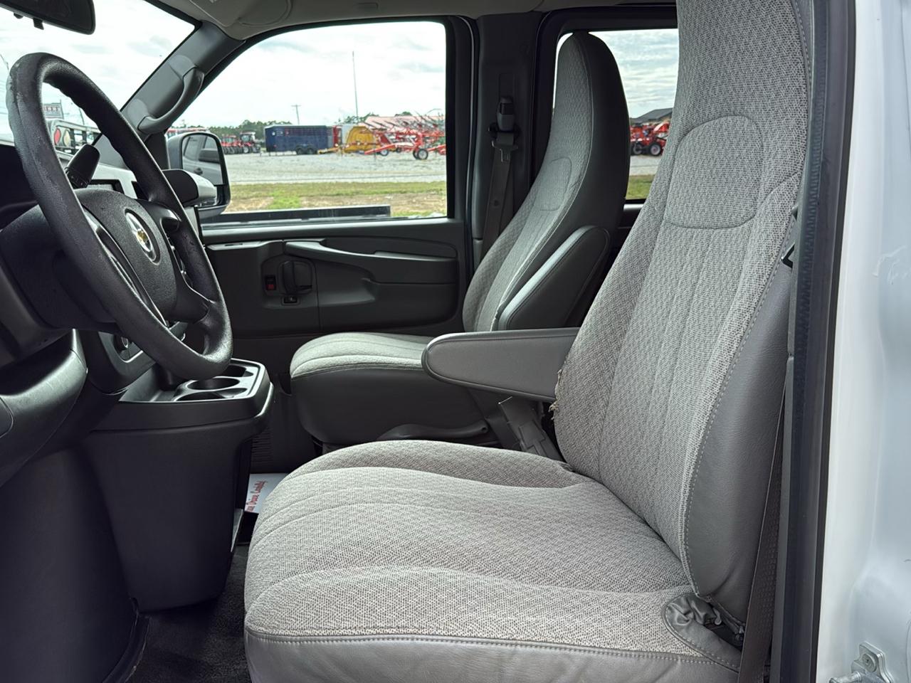 Chevrolet G2500 Vans Express Wagon 2015