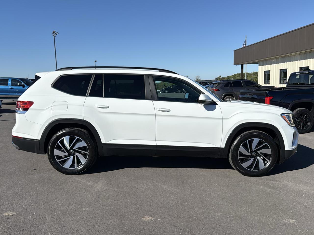 Volkswagen Atlas SE w/ Tech 4D SUV 4Motion 2024