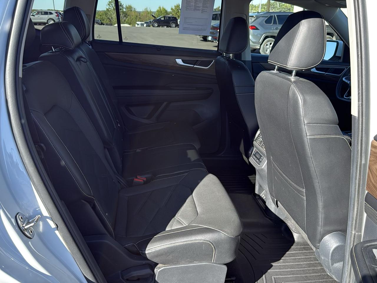 Volkswagen Atlas SE w/ Tech 4D SUV 4Motion 2024