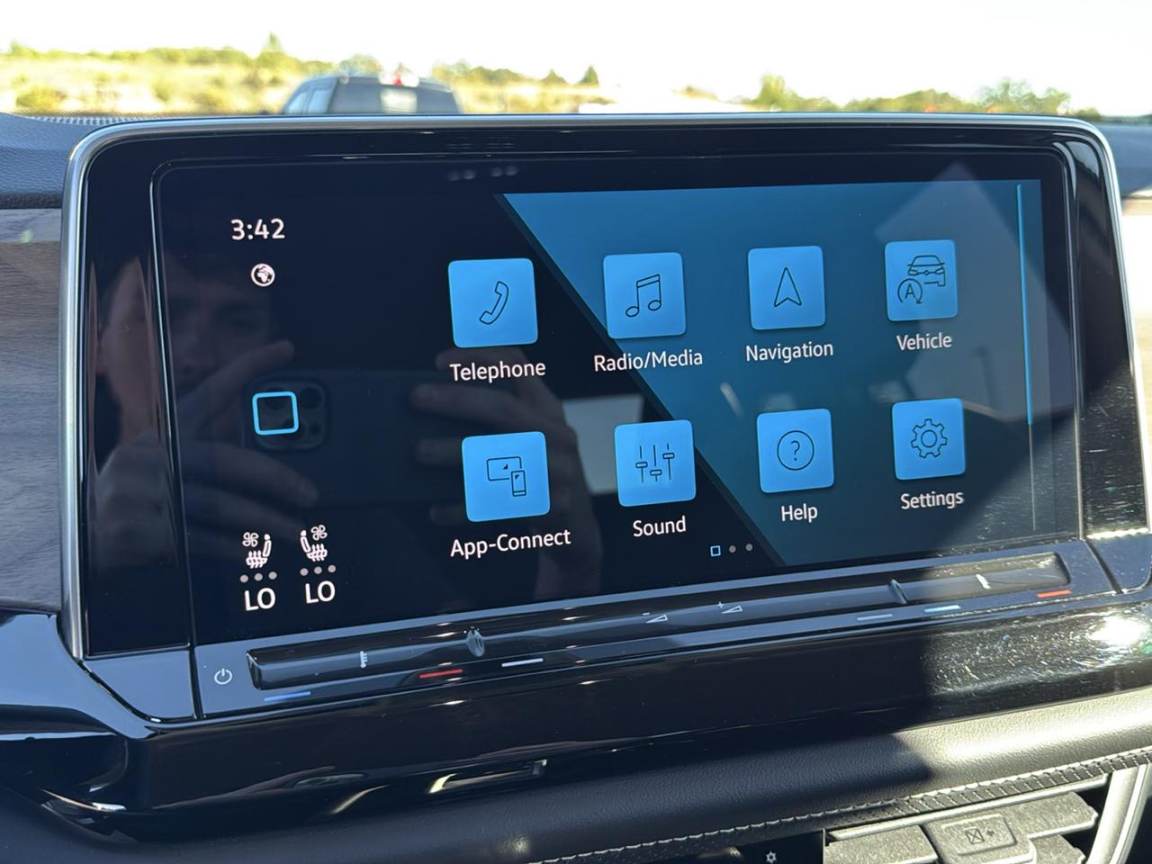 Volkswagen Atlas SE w/ Tech 4D SUV 4Motion 2024