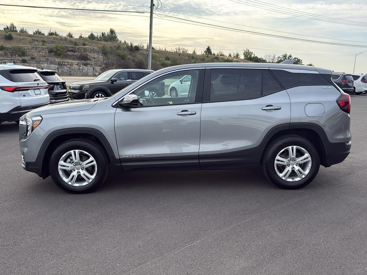GMC Terrain photo 2