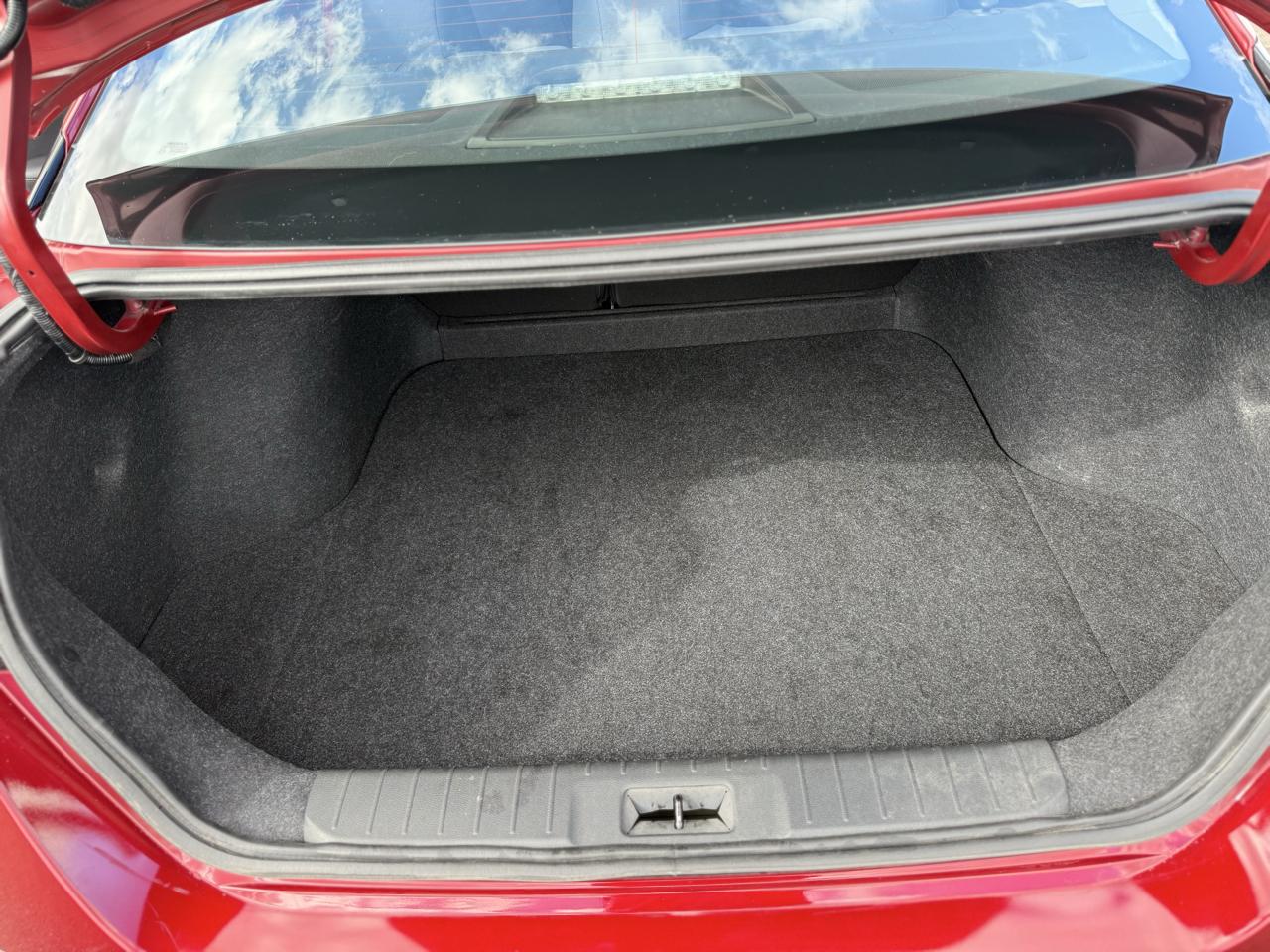 Nissan Sentra SV 4D Sedan 2022