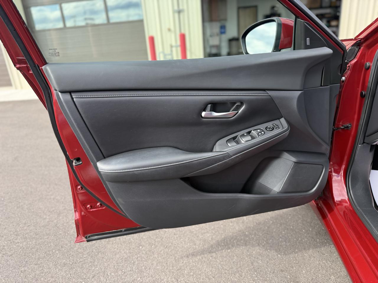Nissan Sentra SV 4D Sedan 2022