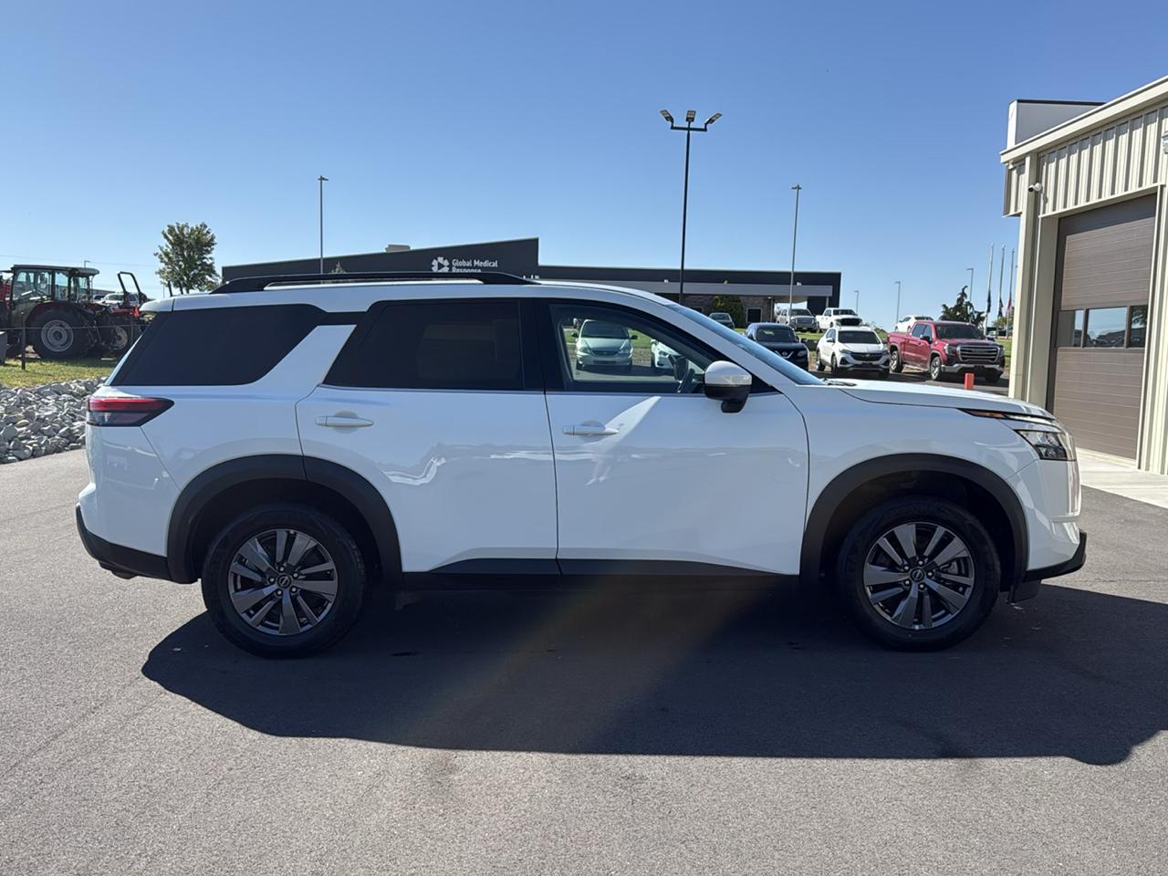 Nissan Pathfinder photo 6