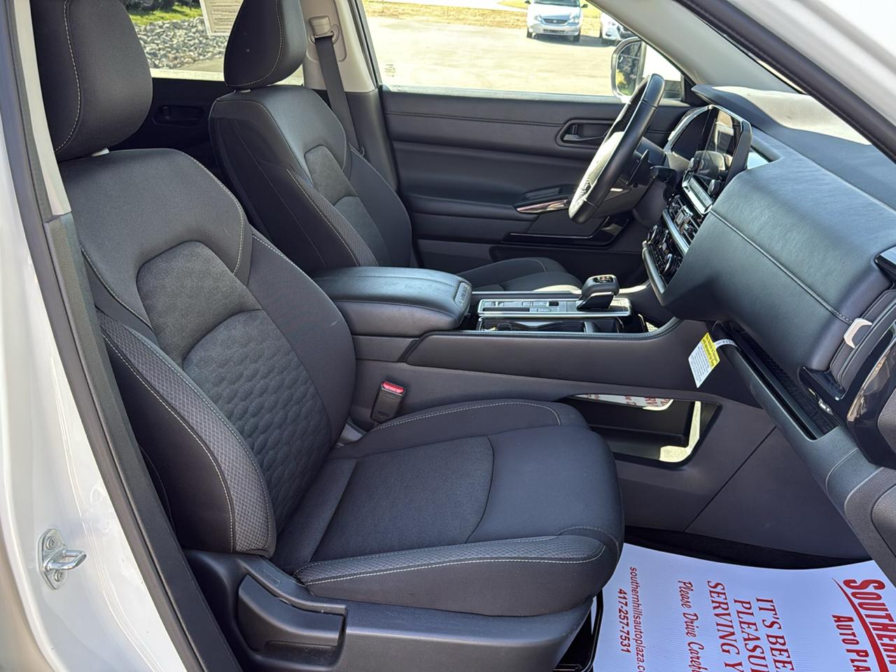 Nissan Pathfinder photo 11