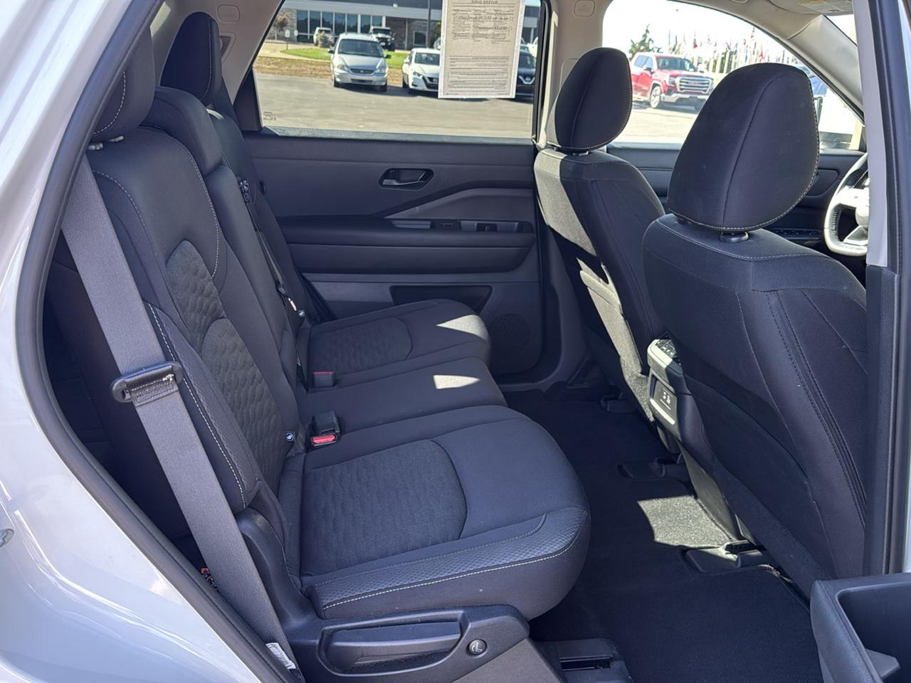 Nissan Pathfinder photo 12