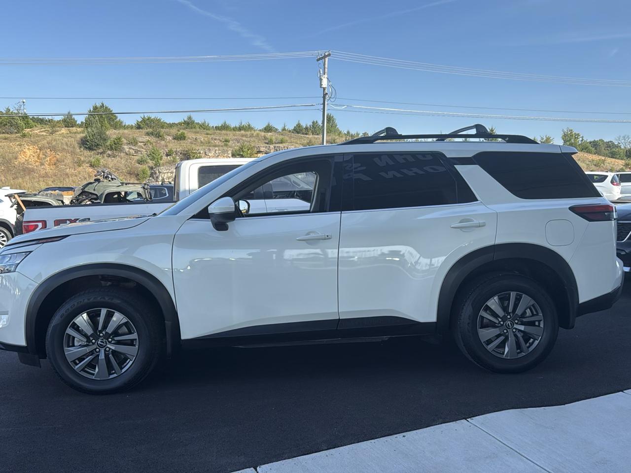 Nissan Pathfinder SV 4D SUV 4WD 2022