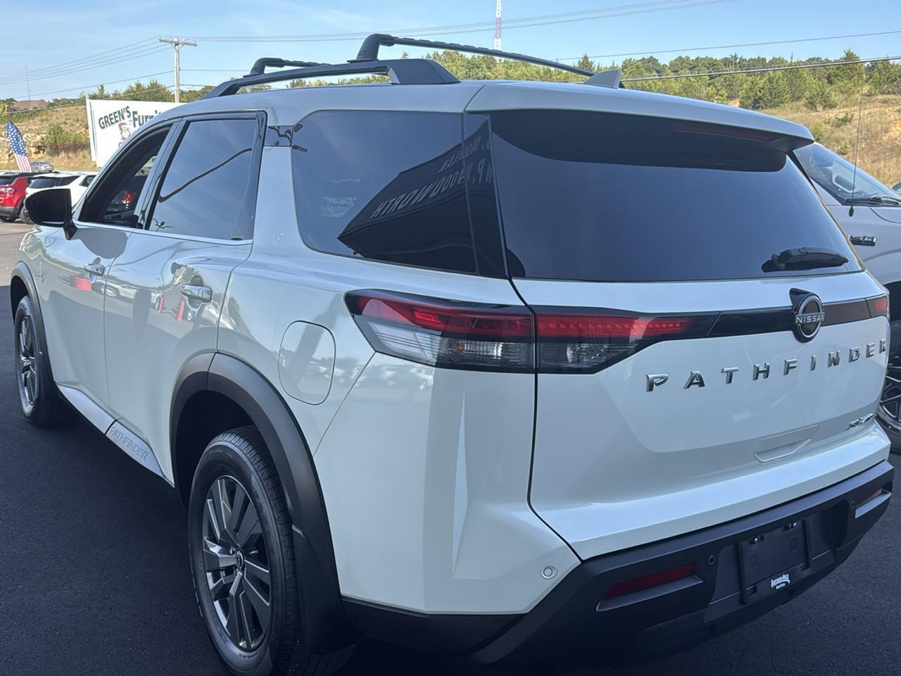 Nissan Pathfinder SV 4D SUV 4WD 2022