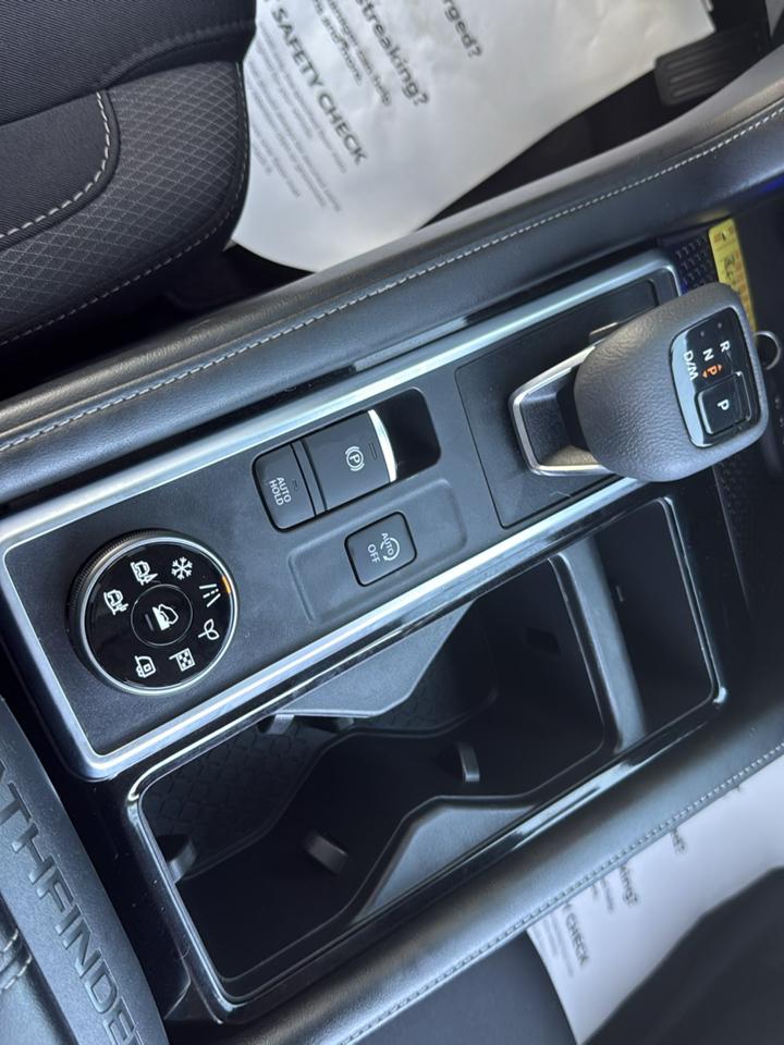 Nissan Pathfinder SV 4D SUV 4WD 2022