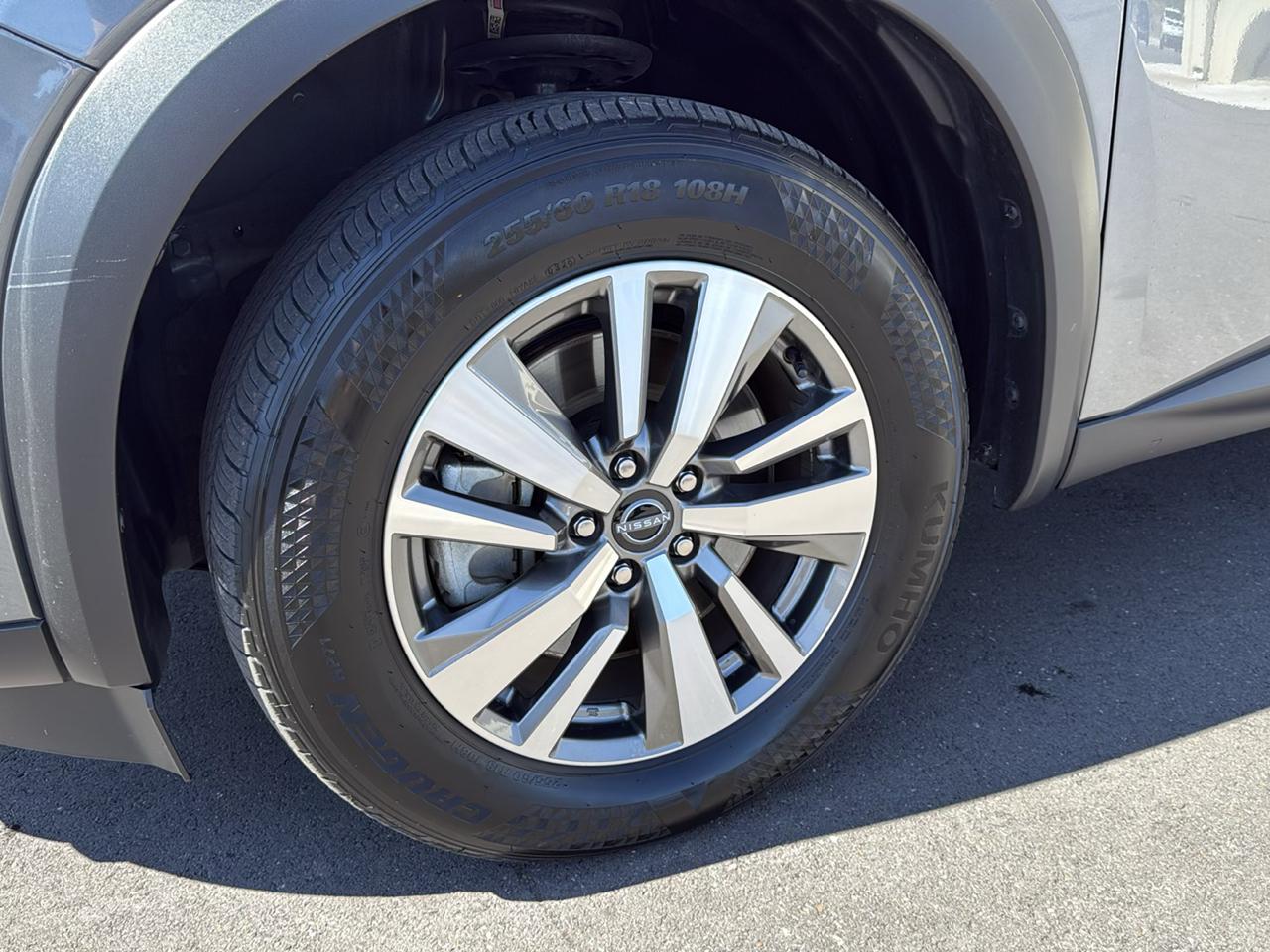 Nissan Pathfinder photo 9