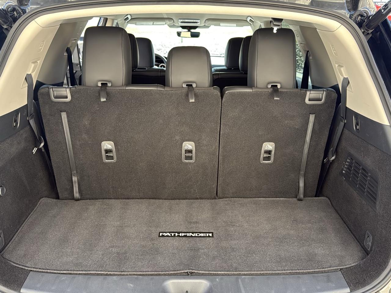 Nissan Pathfinder photo 16