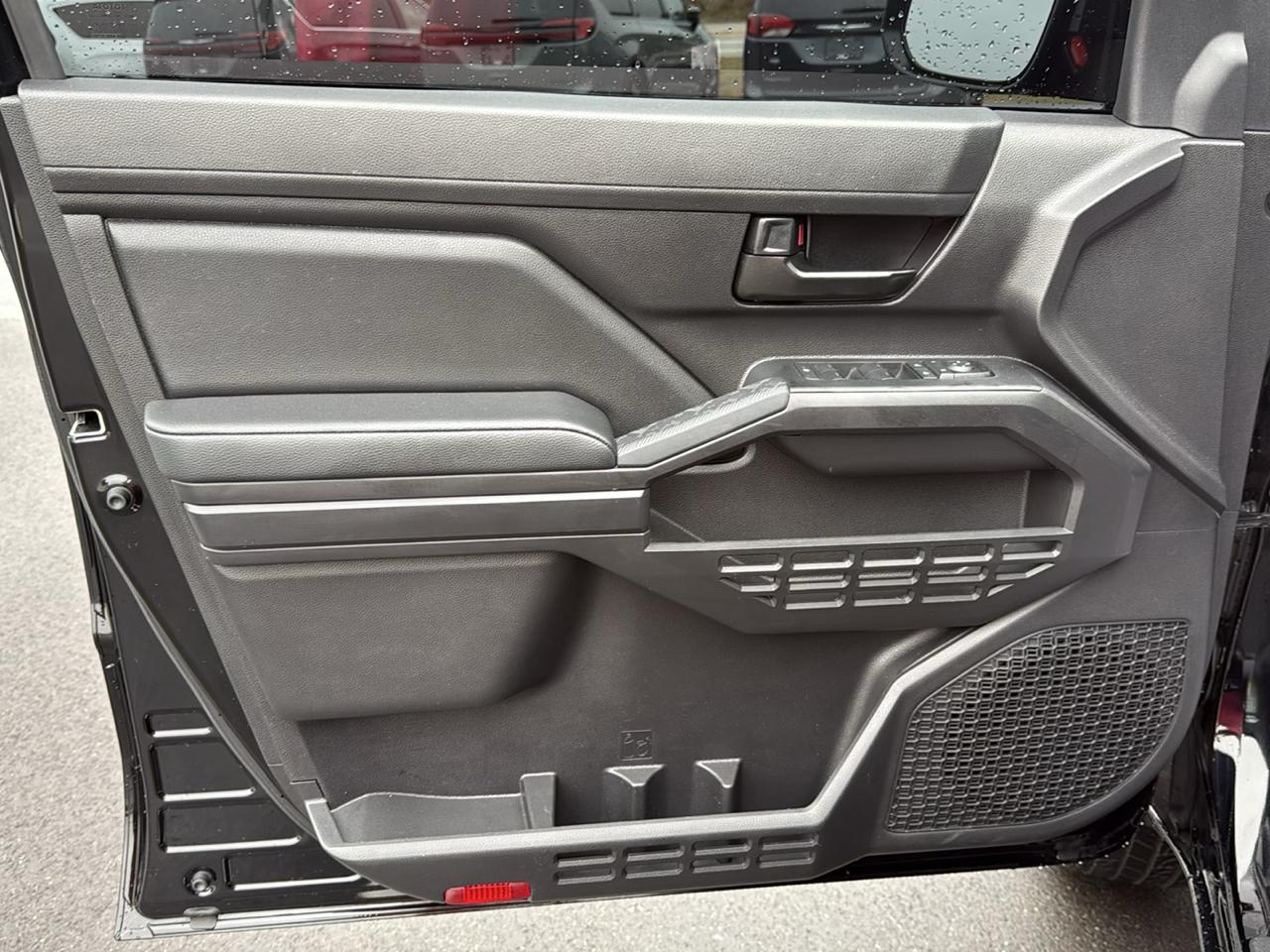 Toyota Tacoma SR Dbl Cab 4WD at 2025
