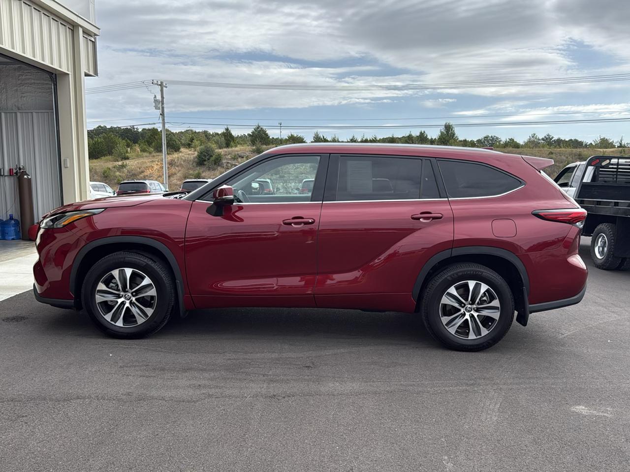 Toyota Highlander XLE 4D SUV AWD 2022