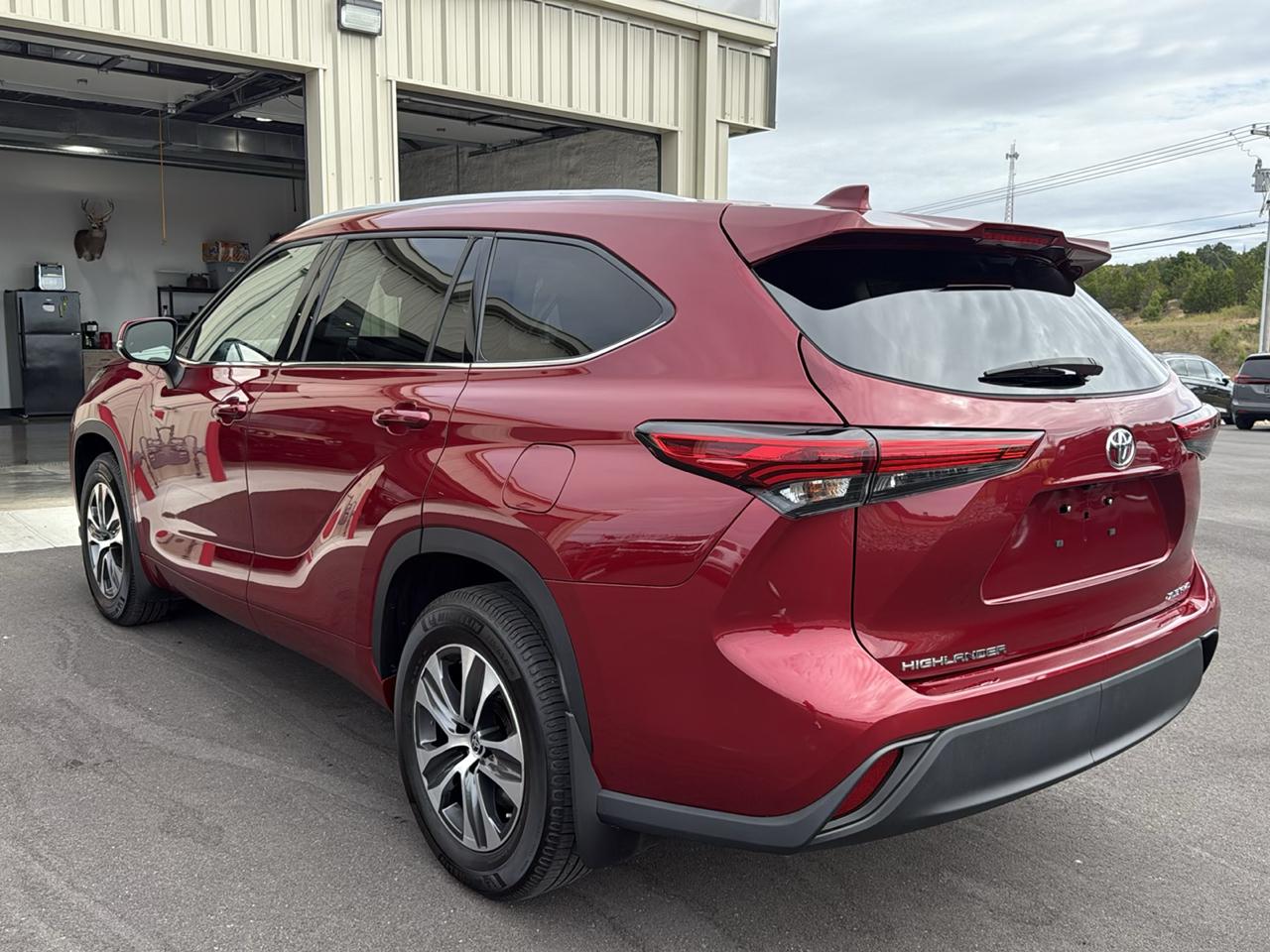 Toyota Highlander XLE 4D SUV AWD 2022
