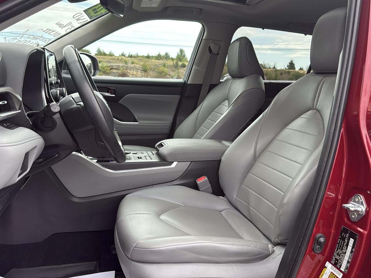 Toyota Highlander XLE 4D SUV AWD 2022