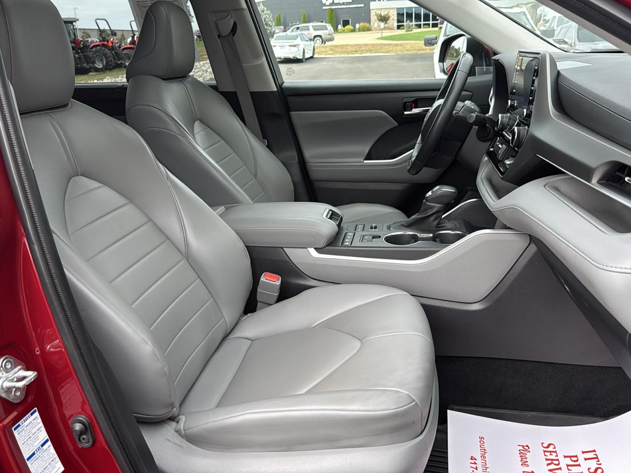 Toyota Highlander XLE 4D SUV AWD 2022