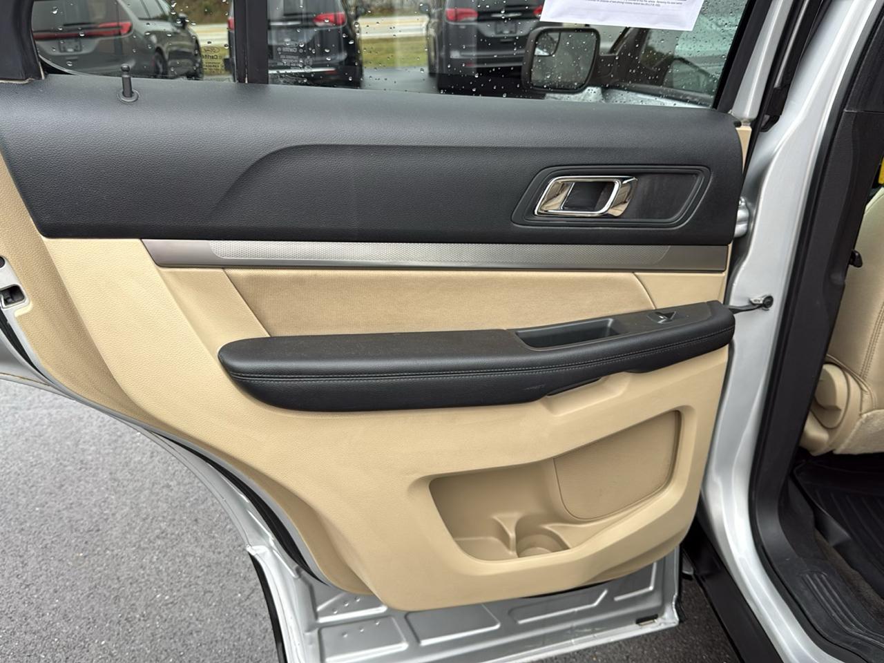 Ford Explorer Base 4D SUV 4WD 2017