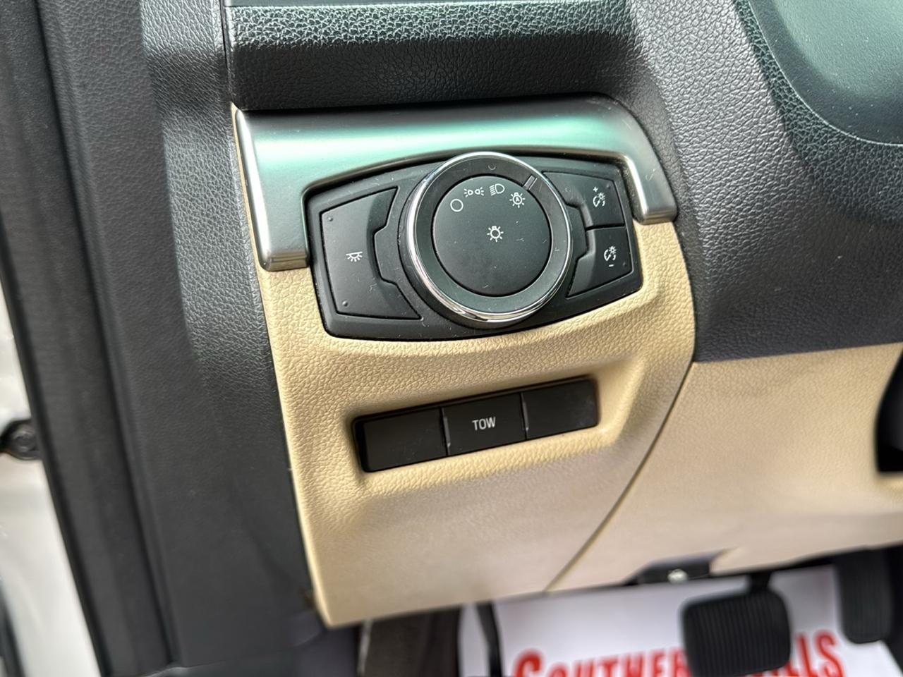 Ford Explorer Base 4D SUV 4WD 2017