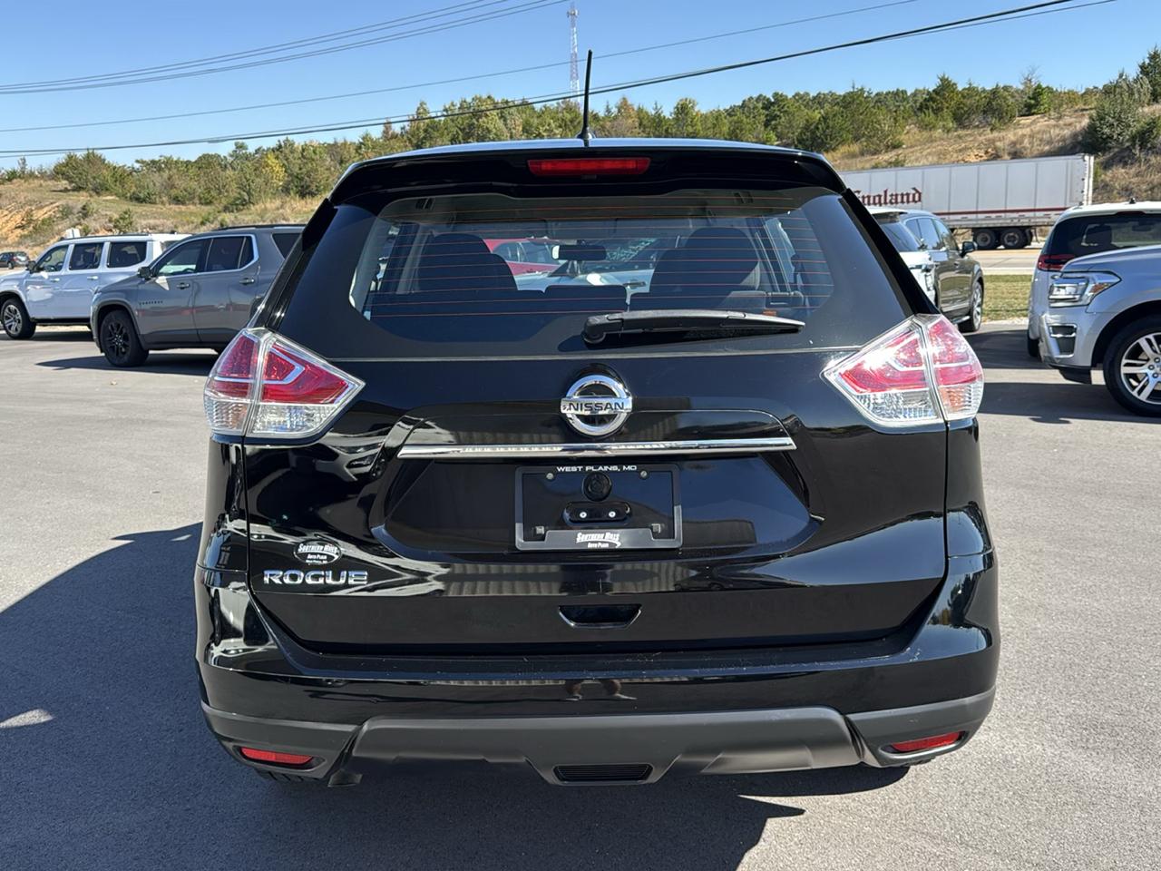Nissan Rogue S 4D SUV FWD 2015