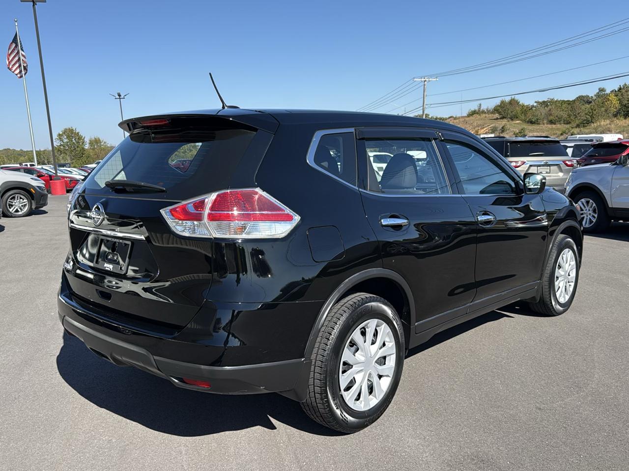Nissan Rogue S 4D SUV FWD 2015