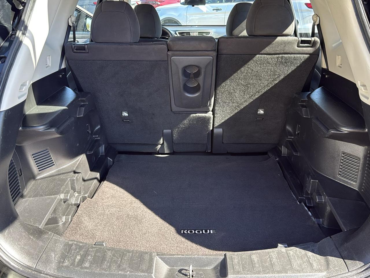 Nissan Rogue S 4D SUV FWD 2015