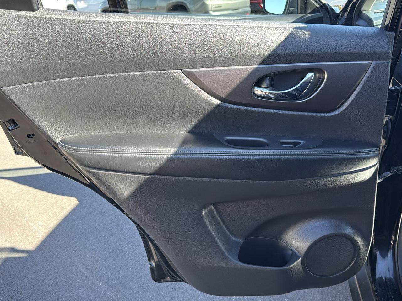 Nissan Rogue S 4D SUV FWD 2015