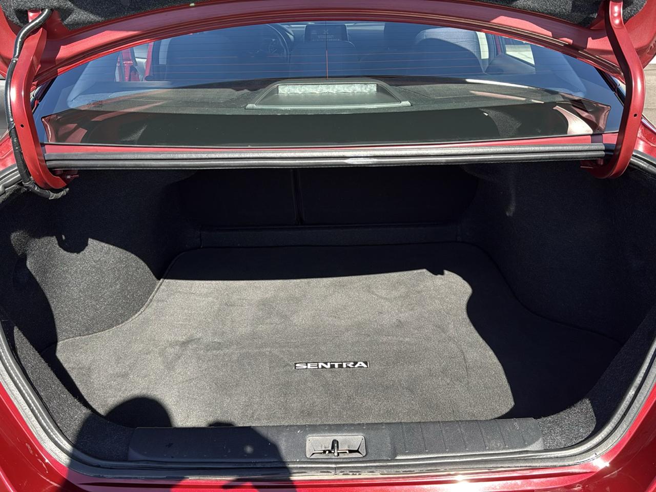 Nissan Sentra SV 4D Sedan 2022