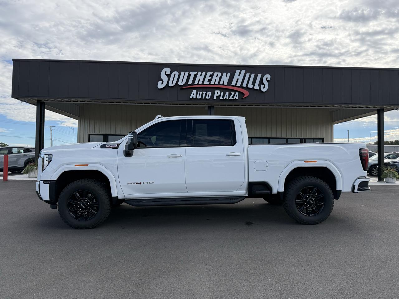 GMC Sierra 2500 AT4 Crew Cab 4WD SWB 2024