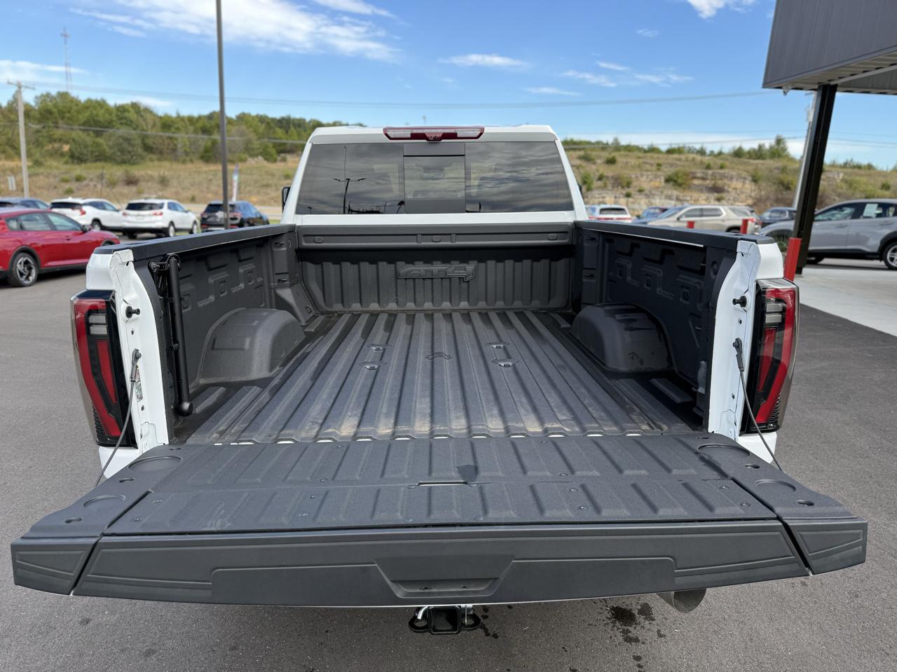 GMC Sierra 2500 AT4 Crew Cab 4WD SWB 2024
