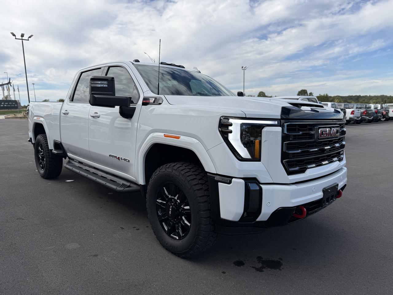 GMC Sierra 2500 AT4 Crew Cab 4WD SWB 2024