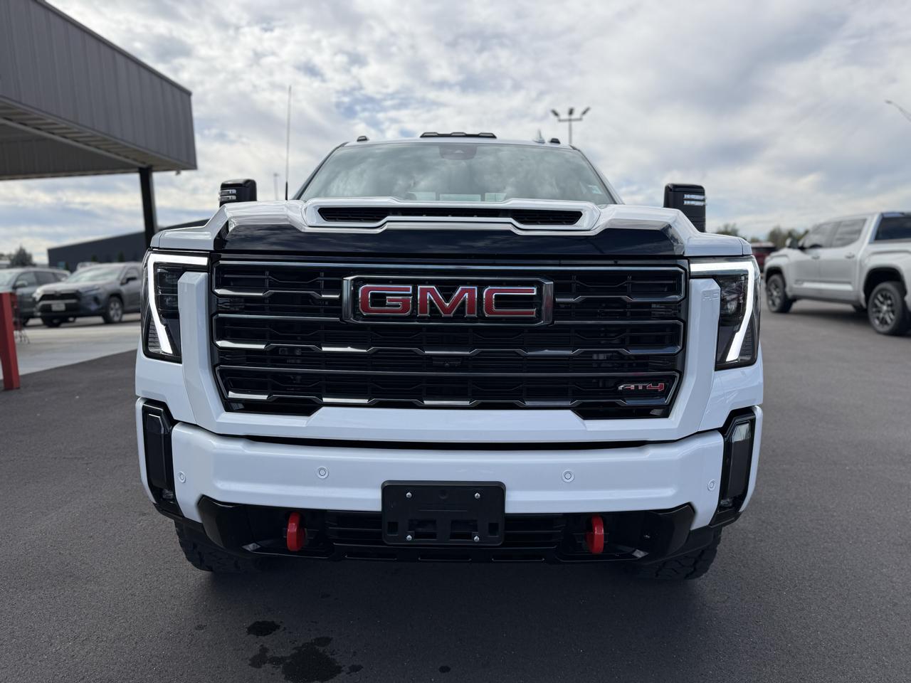 GMC Sierra 2500 AT4 Crew Cab 4WD SWB 2024