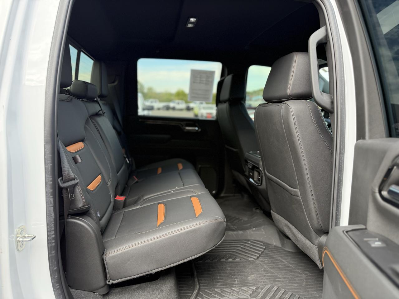 GMC Sierra 2500 AT4 Crew Cab 4WD SWB 2024