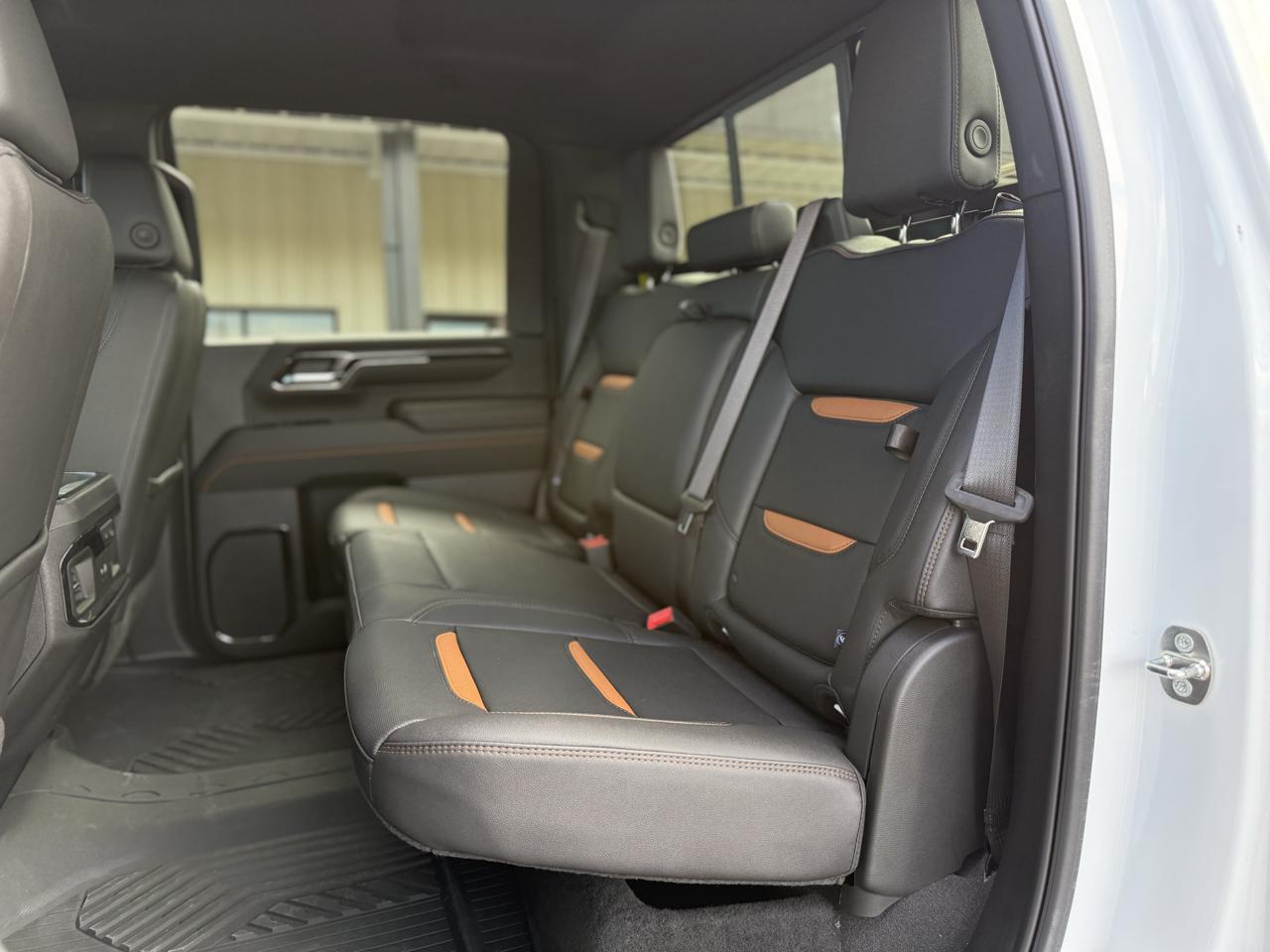 GMC Sierra 2500 AT4 Crew Cab 4WD SWB 2024