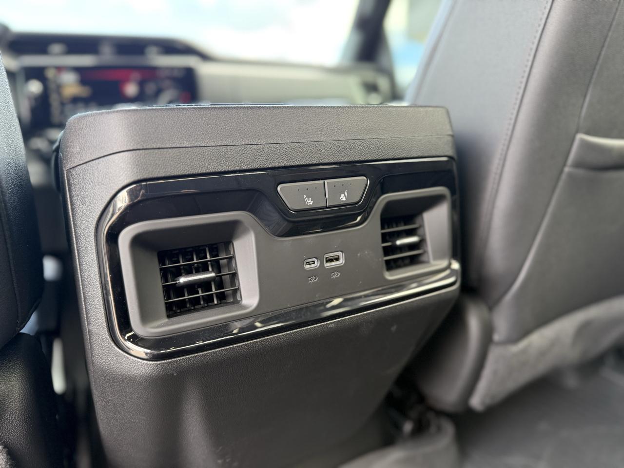 GMC Sierra 2500 AT4 Crew Cab 4WD SWB 2024