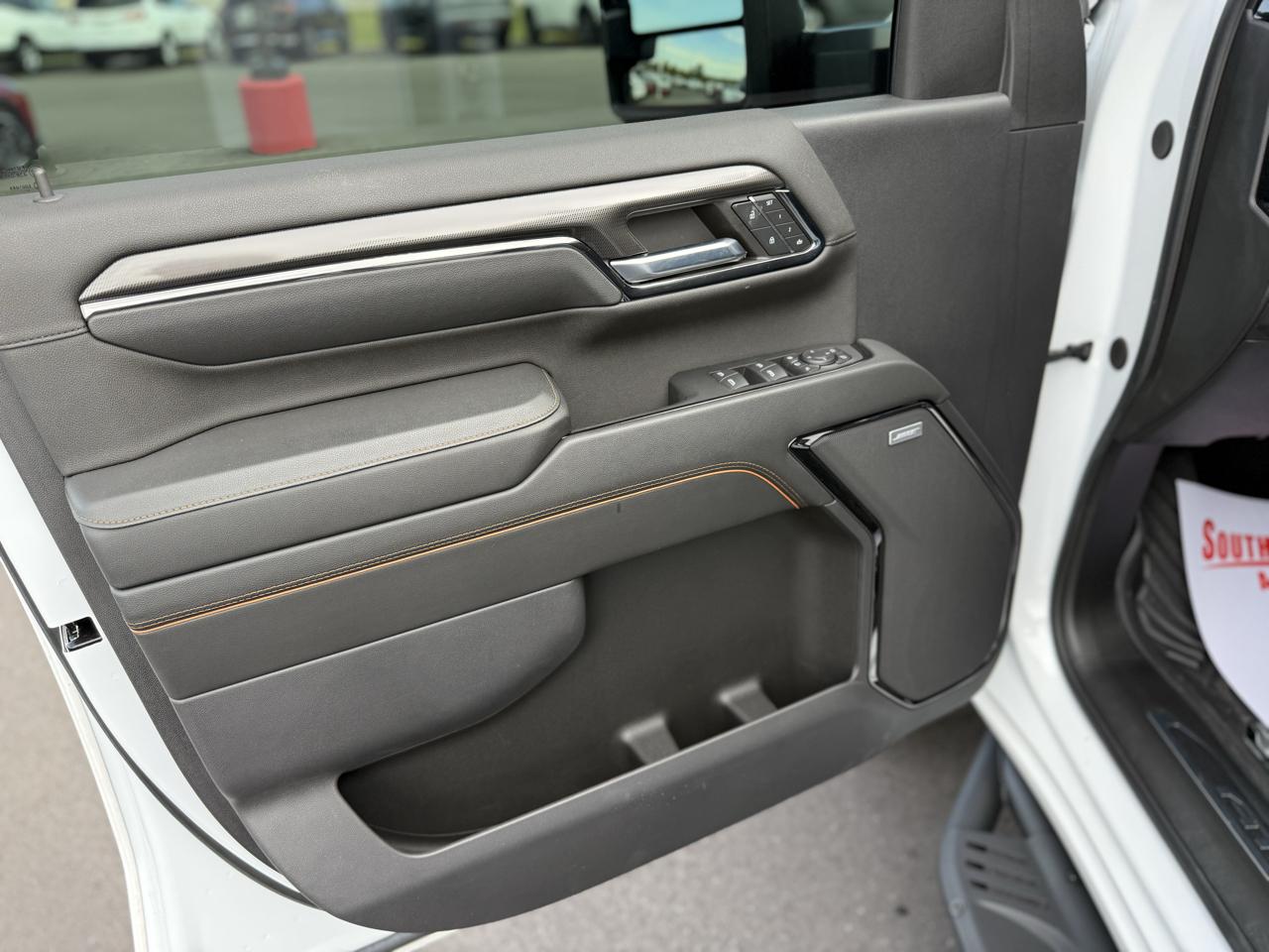 GMC Sierra 2500 AT4 Crew Cab 4WD SWB 2024
