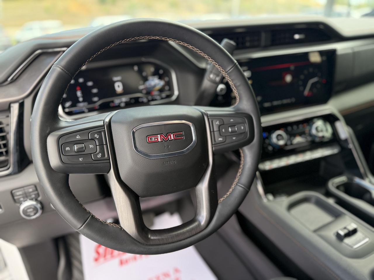 GMC Sierra 2500 AT4 Crew Cab 4WD SWB 2024