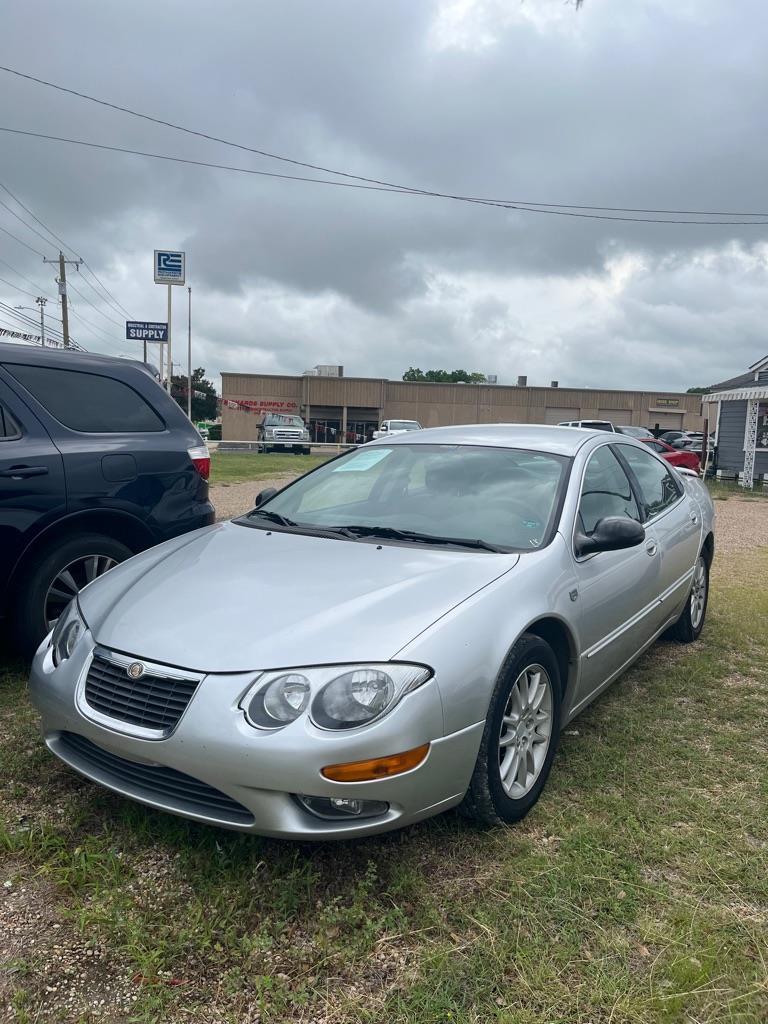 2004 Chrysler 300 -'s photo
