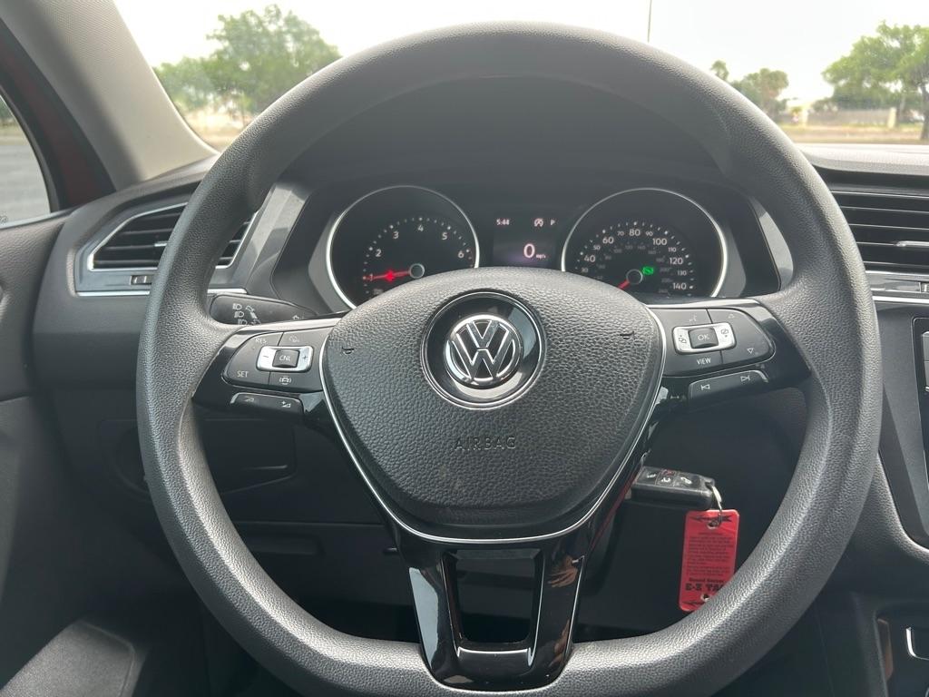 Volkswagen Tiguan S 2019