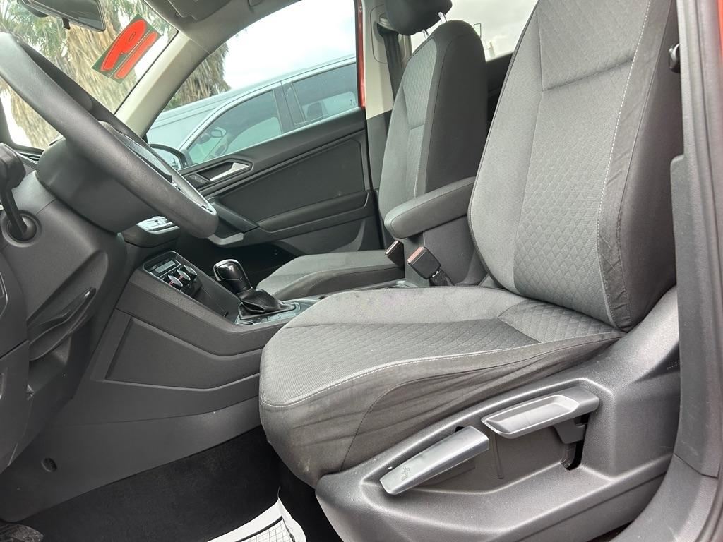 Volkswagen Tiguan S 2019