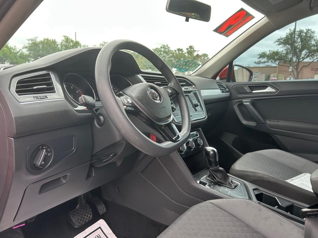 Volkswagen Tiguan S 2019