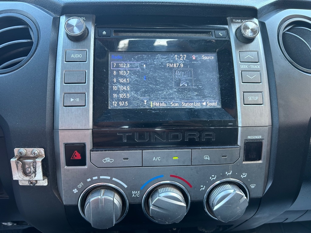 Toyota Tundra SR5 5.7L V8 FFV Double Cab 2WD Long Bed 2017