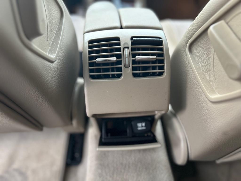 Mercedes-Benz C-Class C300 4MATIC Sport Sedan 2011