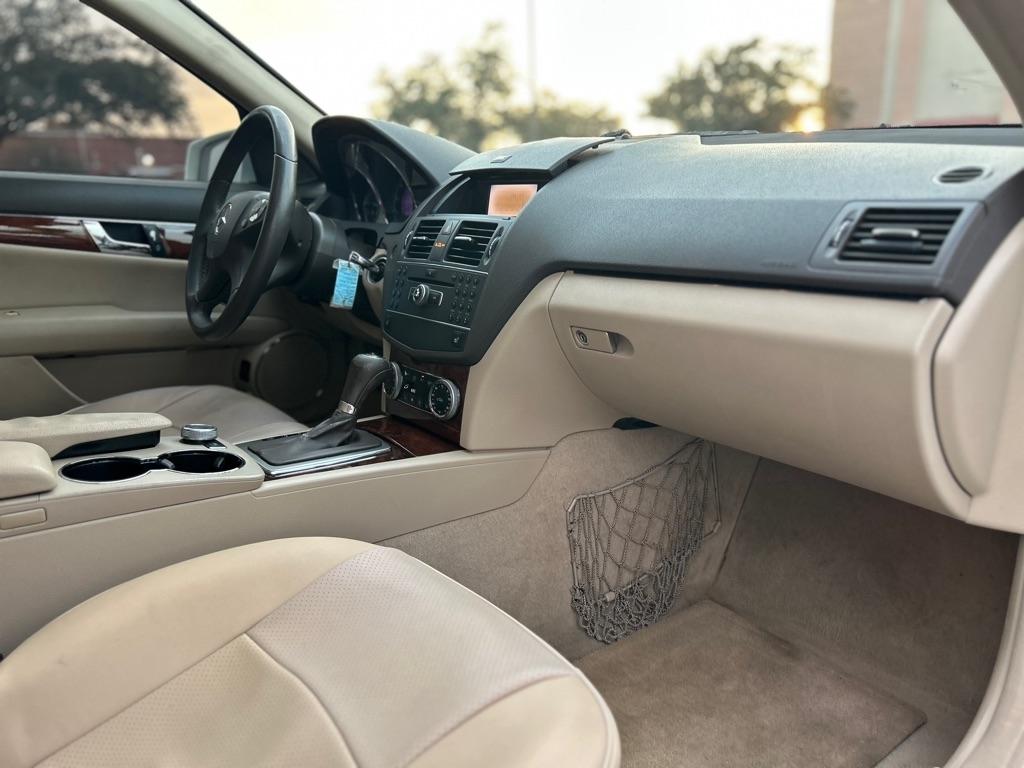 Mercedes-Benz C-Class C300 4MATIC Sport Sedan 2011