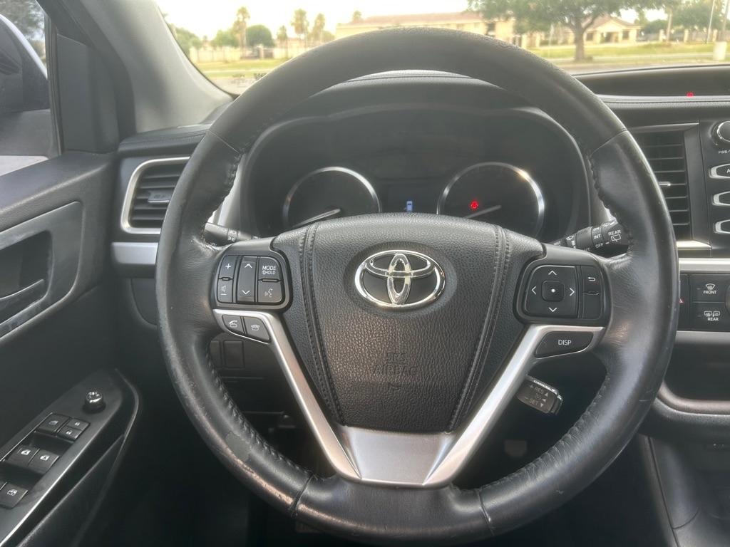 Toyota Highlander LE FWD V6 2014