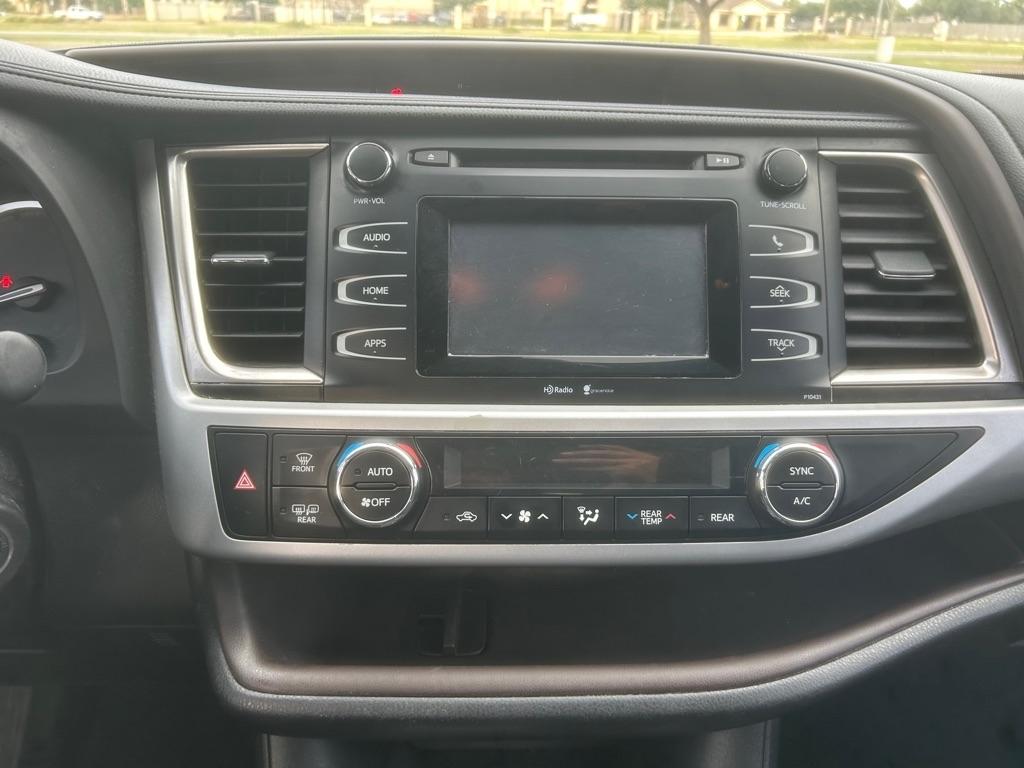 Toyota Highlander LE FWD V6 2014